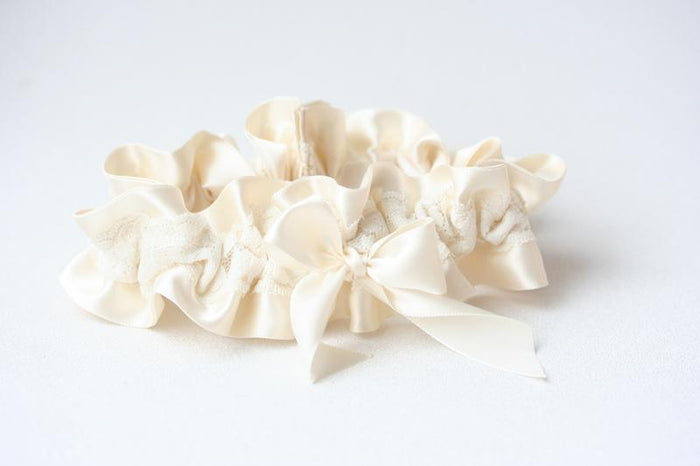 Ivory Lace Embroidered Garter