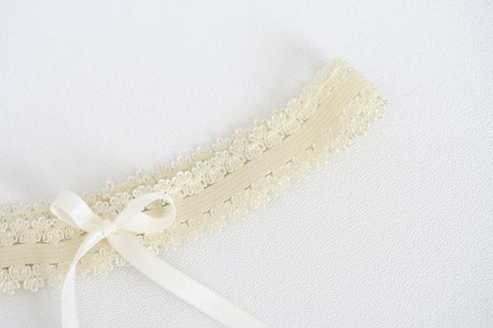 Simple Ivory Lace Garter