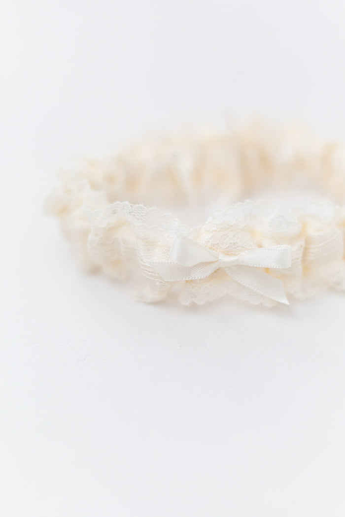 Garter: Simple Ivory Lace & Bow