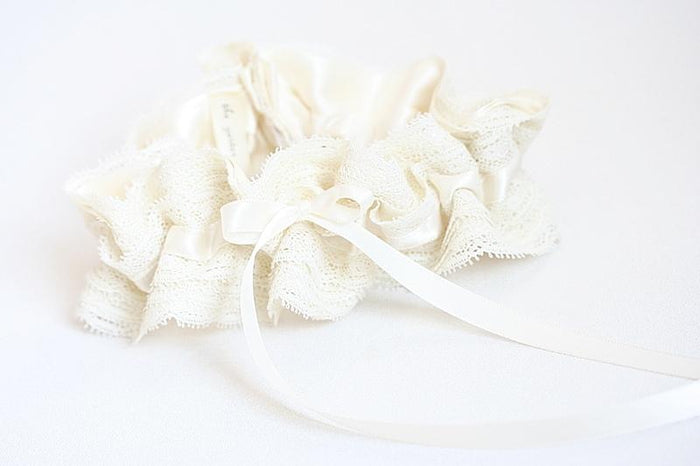 Garter: Ivory Lace Ruffles