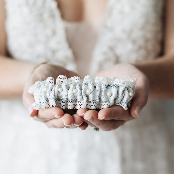 Vintage Pearl Wedding Garter Set for Your Wedding Day — Timeless Bridal  Accessories