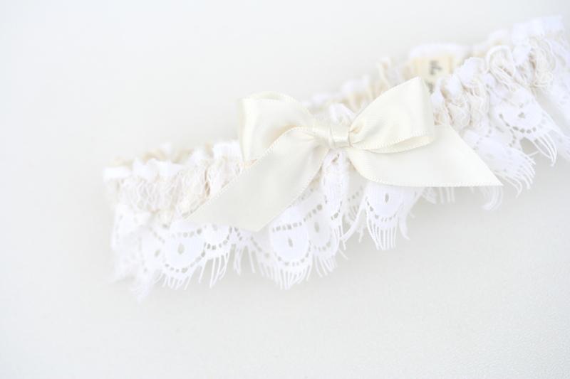Ivory Lace Garter