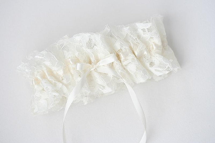 Custom Wedding Garter Spotlight: Made from Mother’s Dress