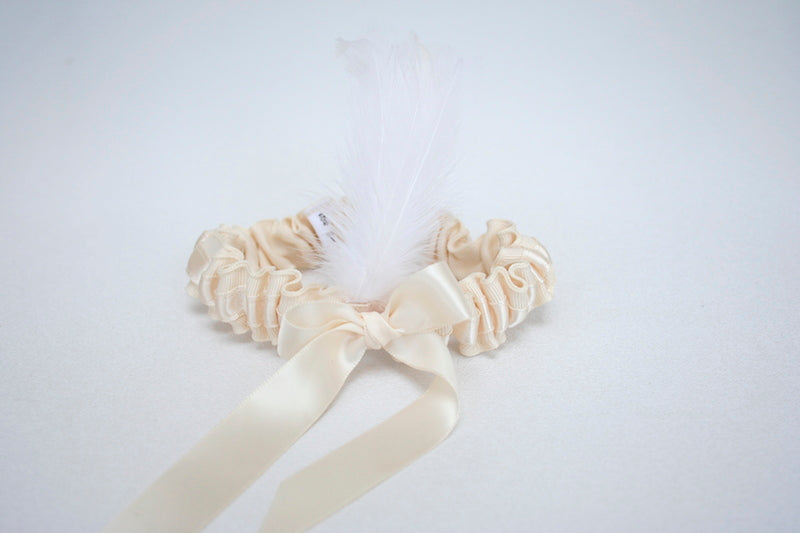 Ivory Feathered Garter