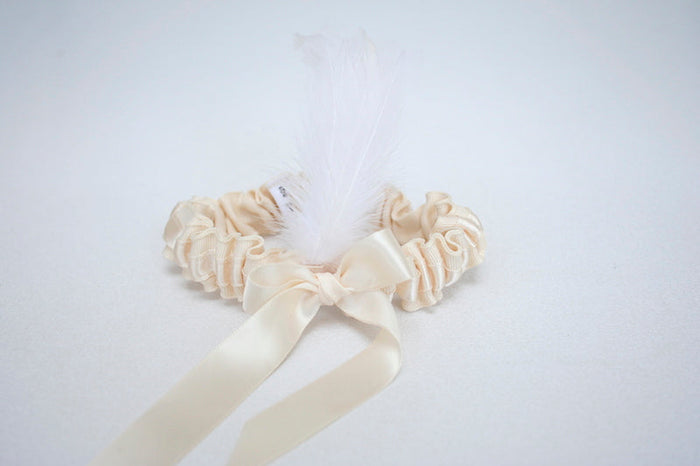 Ivory Feathered Garter