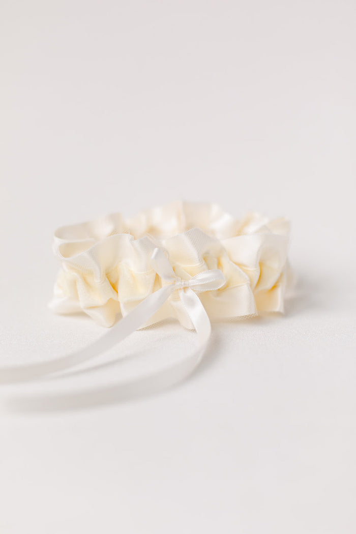 custom wedding garter with velvet and tulle