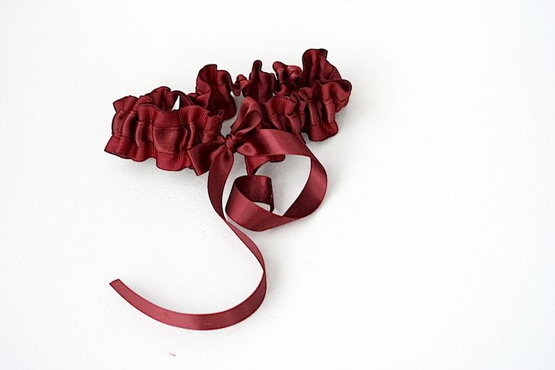 Garter: Burgundy