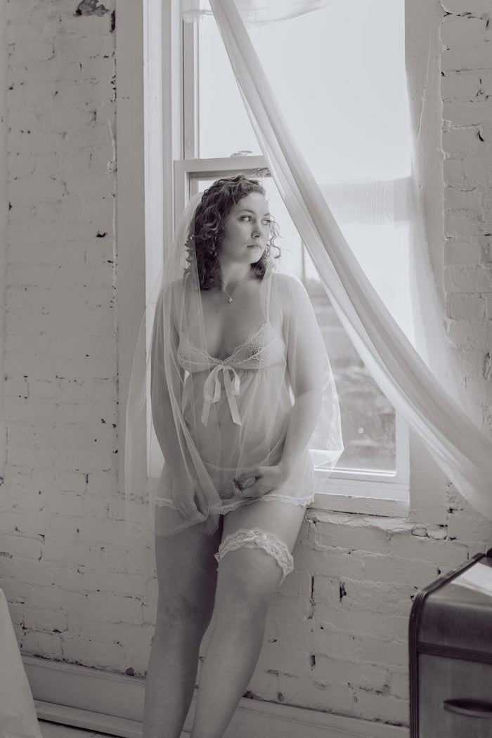 Modern and Dreamy Bridal Boudoir Inspiration