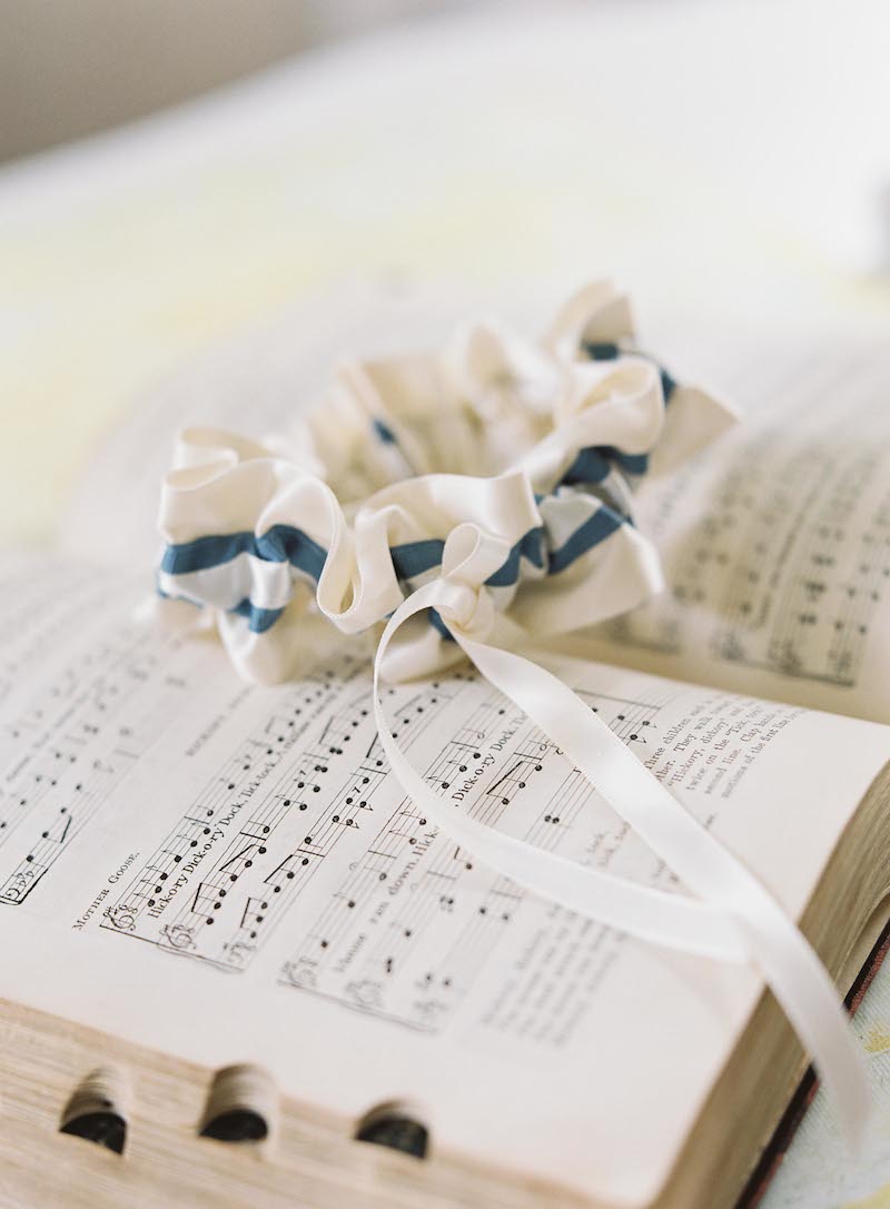 How to Choose Your Wedding Garter