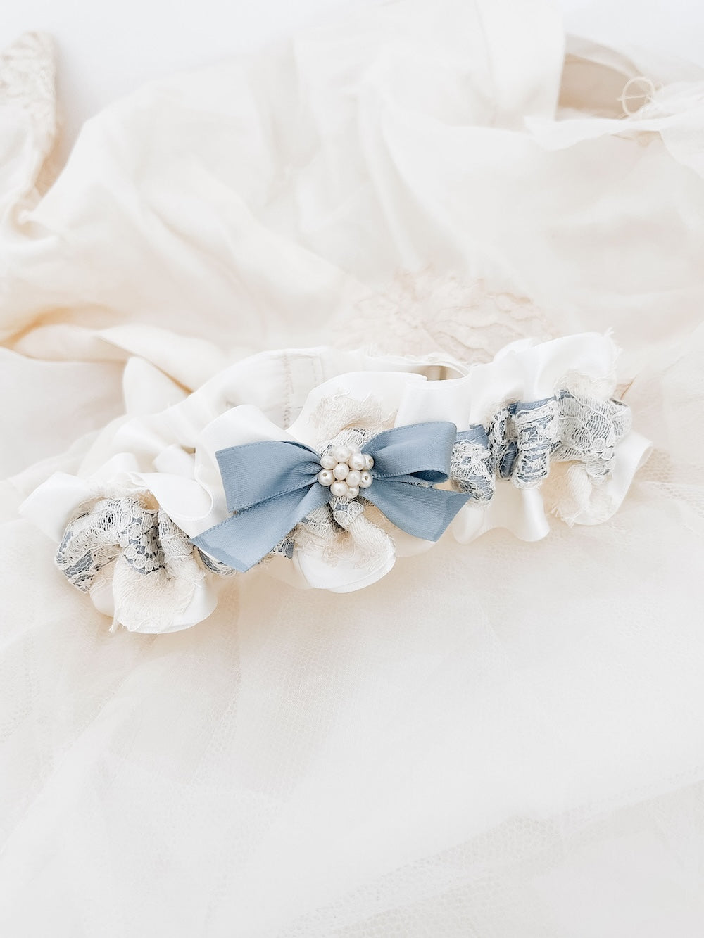 How to Choose the Right Wedding Garter for You