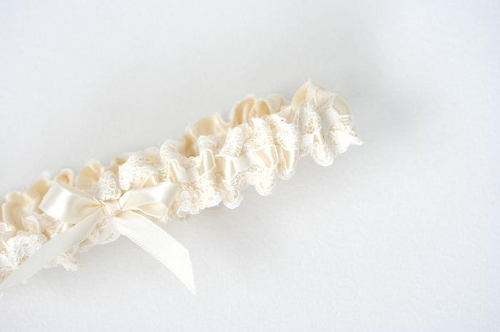Ivory Lace Garter