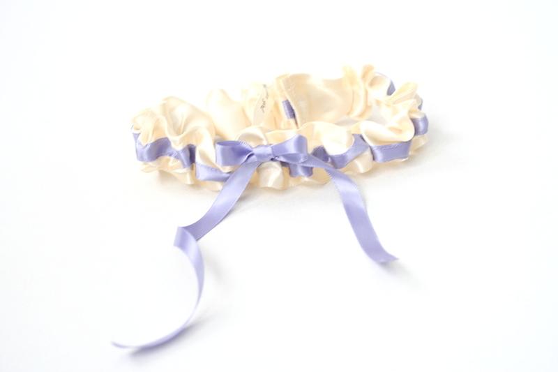 Ivory and Lavender Garter