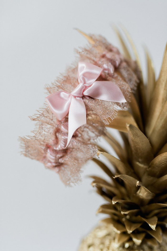 GarterGirlxWeddingChicks: Lace and Blush Pink