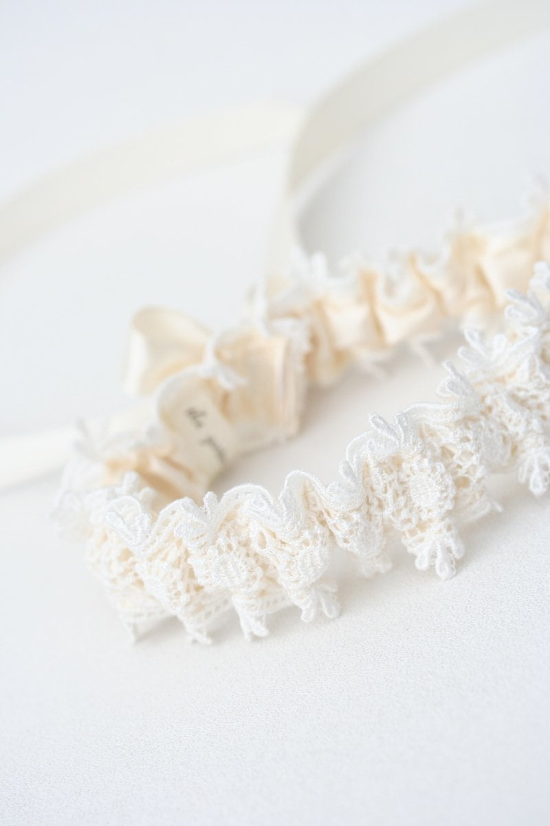 Ivory Lace Garter