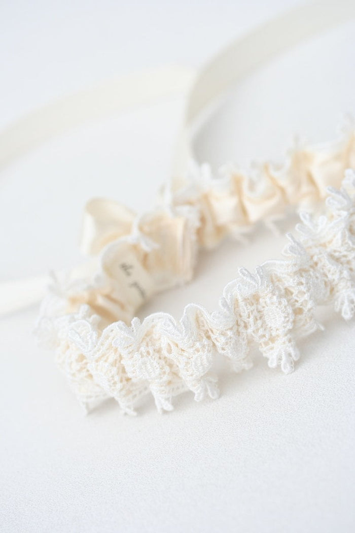 Ivory Lace Garter