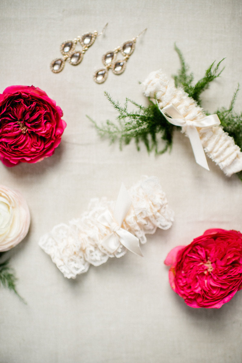 Popular Bouquet And Garter Toss Songs For Weddings