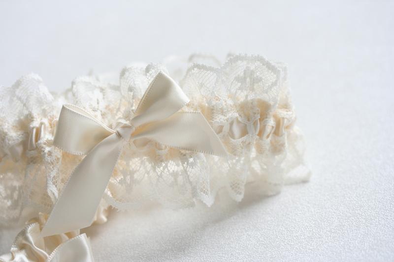 Ivory Lace Garter Set