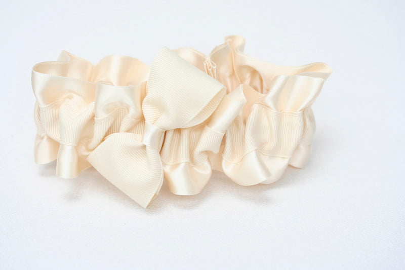 Modern Ivory Garter