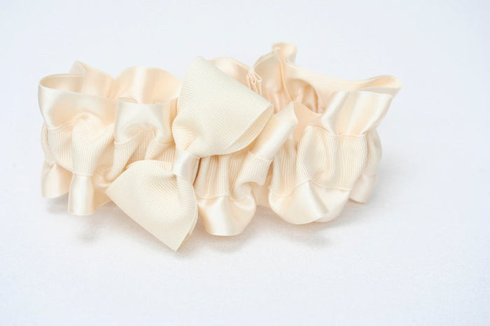 Modern Ivory Garter