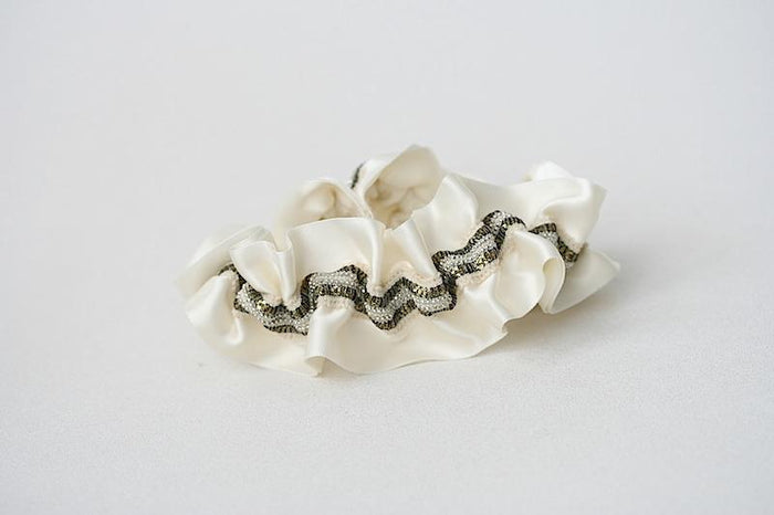 Garter: Ivory with Gold & Silver Sparkle Detail