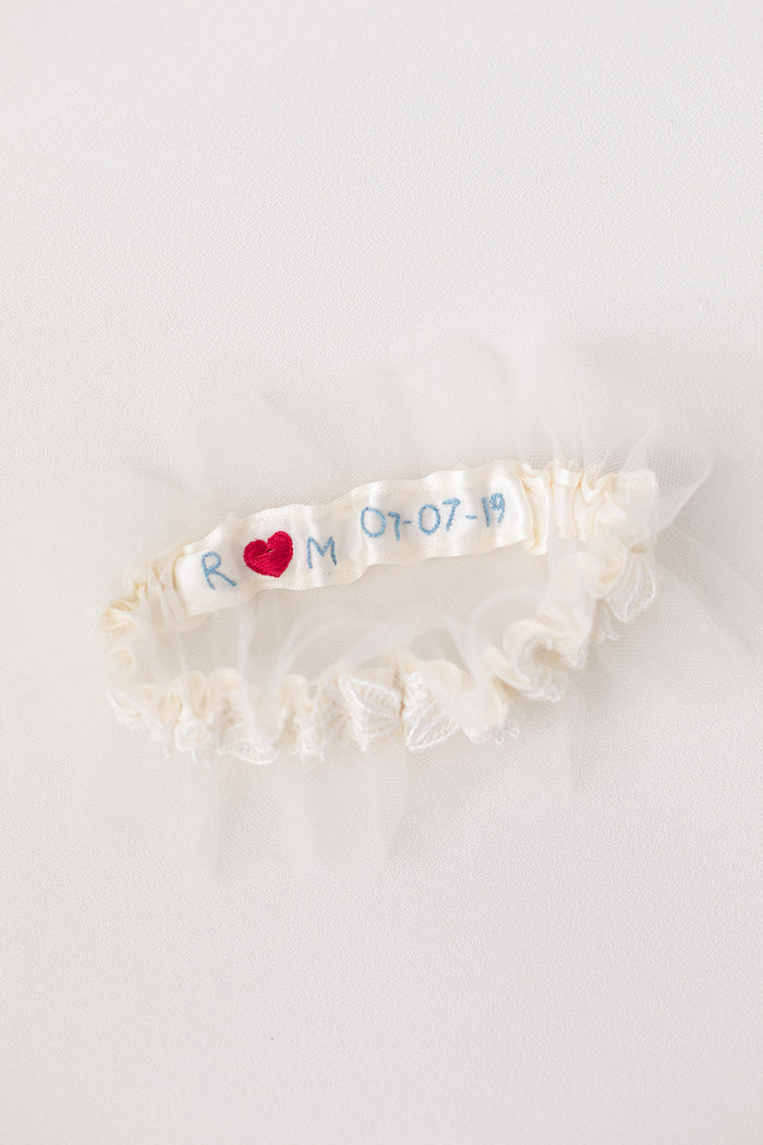personalized wedding garter with tulle and vintage lace