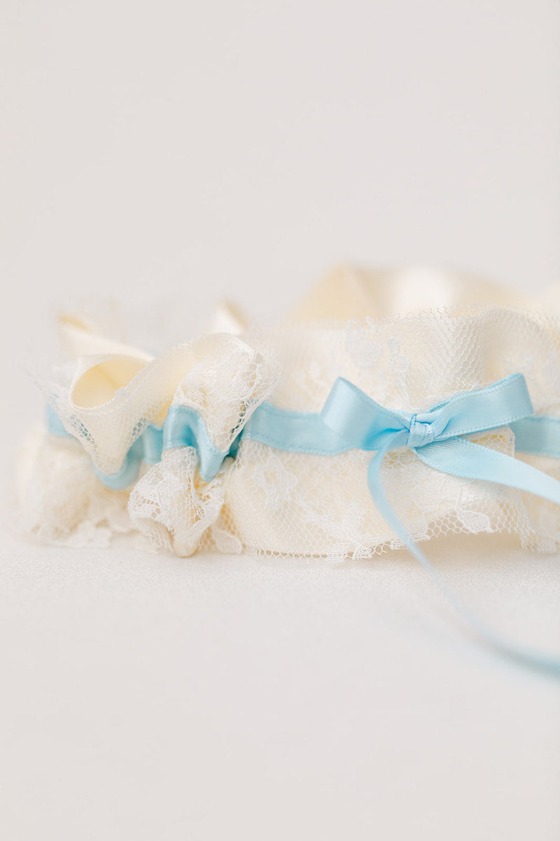 personalized garter with vintage lace