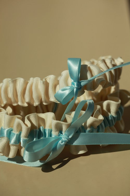 Real Wedding Garter: Vanessa’s Sweet & Simple Garter