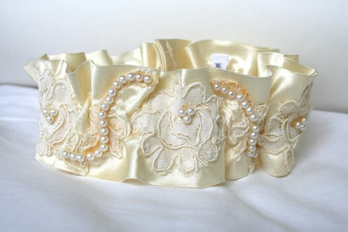Custom Garter Spotlight: Lace & Pearls Made from the Mother’s Dress