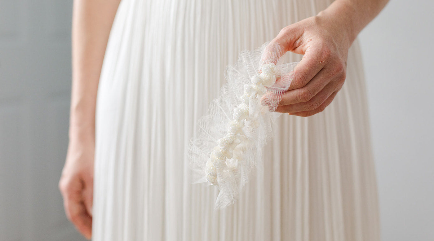 Simple White Lace Wedding Garter Set Stretchy Bridal Garters ACC1013 –  SheerGirl